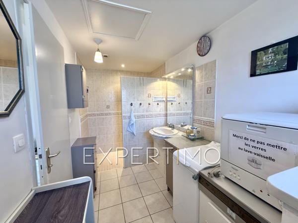 Longeville-sur-Mer (85560) Terrain constructible viabilisé de 888 m² situé en plein cœur de Longeville-sur Mer,