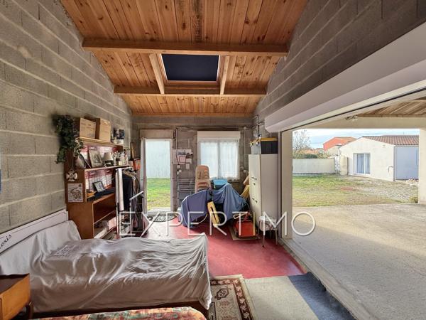 Longeville-sur-Mer (85560) Terrain constructible viabilisé de 888 m² situé en plein cœur de Longeville-sur Mer,