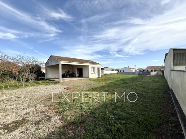 Longeville-sur-Mer (85560) Terrain constructible viabilisé de 888 m² situé en plein cœur de Longeville-sur Mer,