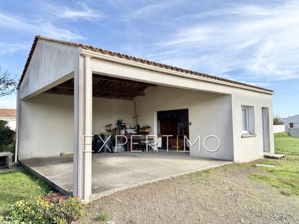 Longeville-sur-Mer (85560) Terrain constructible viabilisé de 888 m² situé en plein cœur de Longeville-sur Mer,