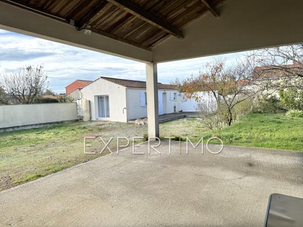 Longeville-sur-Mer (85560) Terrain constructible viabilisé de 888 m² situé en plein cœur de Longeville-sur Mer,