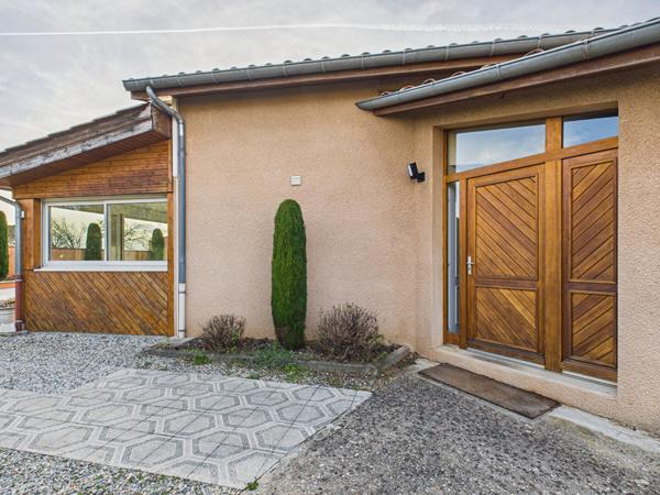 MAISON D'ARCHITECTE DE 170M² SUR PARCELLE 1158M² SITUEE SECTEUR PRISE BOURG LES VALENCE 26500