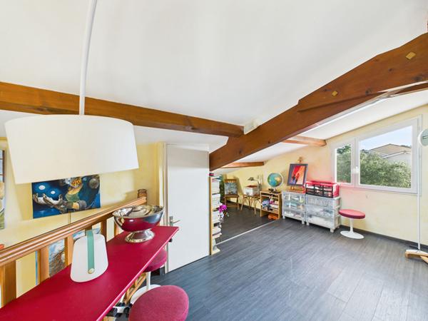 MAISON D'ARCHITECTE DE 170M² SUR PARCELLE 1158M² SITUEE SECTEUR PRISE BOURG LES VALENCE 26500