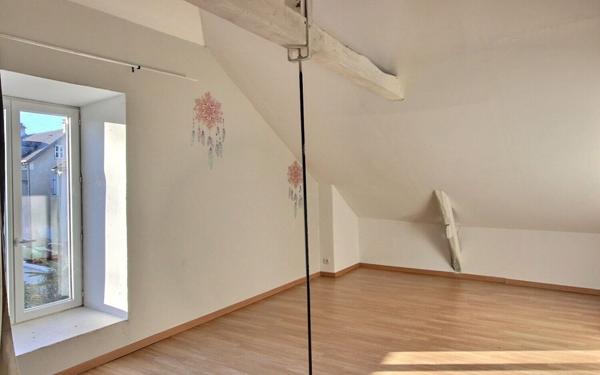 Immeuble à vendre    6 pièces •  Pontacq