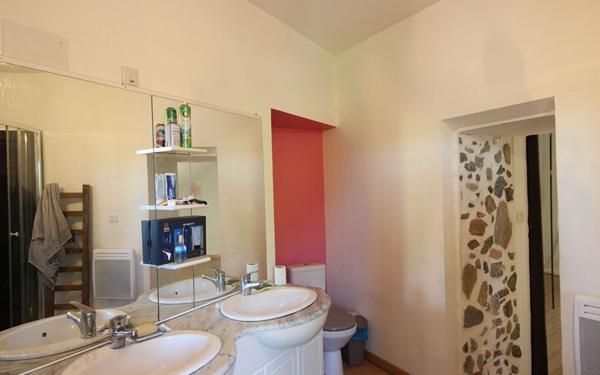 Immeuble à vendre    6 pièces •  Pontacq