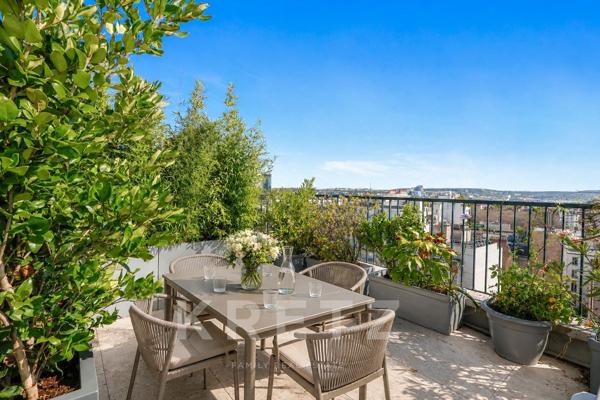 Penthouse d'exception climatisé avec vue panoramique sur Paris