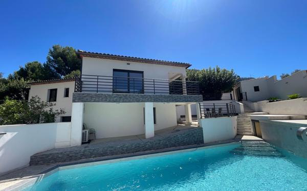 Maison à vendre    6 pièces •  Toulon