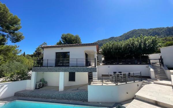 Maison à vendre    6 pièces •  Toulon