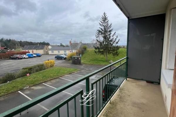 Location - Appartement 4 pièces 91 m 2 ECOMMOY (72220)
