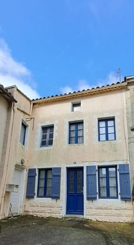 Vente
                Maison97,5 m² - 5 Pièces -
                    LES HERBIERS (85500)