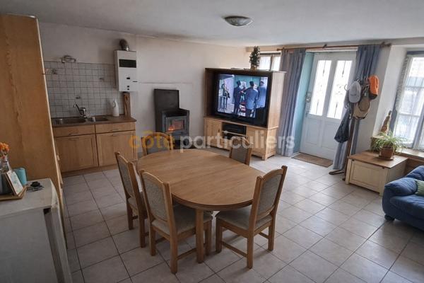 Vente
                Maison97,5 m² - 5 Pièces -
                    LES HERBIERS (85500)