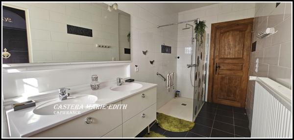 Maison contemporaine - 9 pièces - Studio - Garages - Piscine- Vue Pyrénées- AUCH (32)