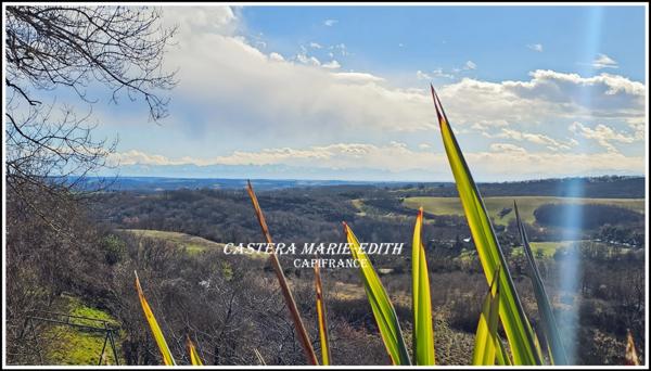 Maison contemporaine - 9 pièces - Studio - Garages - Piscine- Vue Pyrénées- AUCH (32)