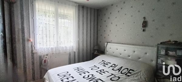 Maison traditionnelle 7 pièces de 108 m² à Bourganeuf (23400)