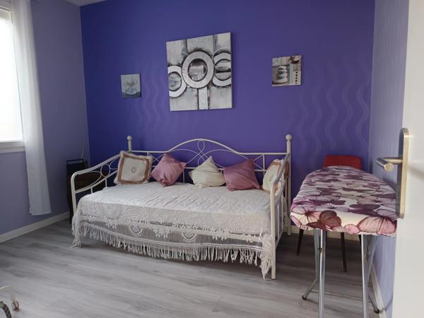 MAISON LUMINEUSE DE PLAIN -PIED 4 CHAMBRES VUE PYRENEES .