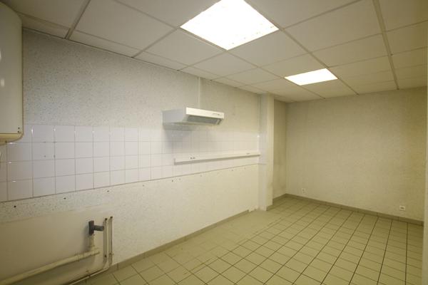 PAU hyper centre BUREAUX ET PARKING