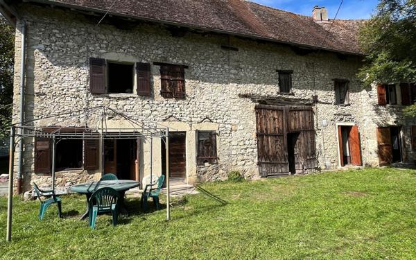 Maison à vendre    5 pièces •  Morestel