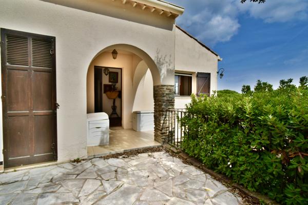 Sainte-Maxime (83120) Villa vue mer avec appartement T2 indépendant, piscine, Terrain 1 200m², Sainte-Maxime