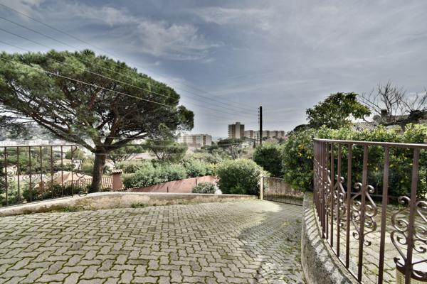 Sainte-Maxime (83120) Villa vue mer avec appartement T2 indépendant, piscine, Terrain 1 200m², Sainte-Maxime