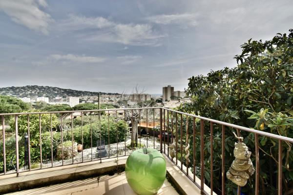 Sainte-Maxime (83120) Villa vue mer avec appartement T2 indépendant, piscine, Terrain 1 200m², Sainte-Maxime