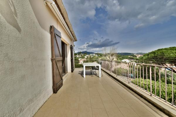 Sainte-Maxime (83120) Villa vue mer avec appartement T2 indépendant, piscine, Terrain 1 200m², Sainte-Maxime