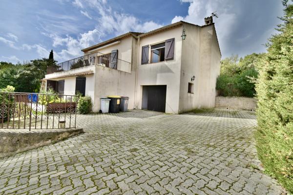 Sainte-Maxime (83120) Villa vue mer avec appartement T2 indépendant, piscine, Terrain 1 200m², Sainte-Maxime