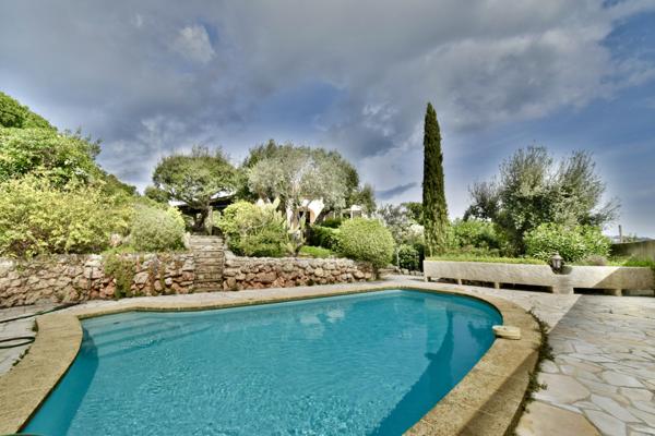 Sainte-Maxime (83120) Villa vue mer avec appartement T2 indépendant, piscine, Terrain 1 200m², Sainte-Maxime