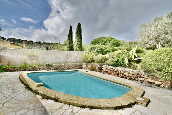 Sainte-Maxime (83120) Villa vue mer avec appartement T2 indépendant, piscine, Terrain 1 200m², Sainte-Maxime