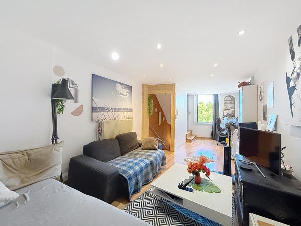 Maison village 70m² type 3 au calme VILLA ROSA: Une maison de village au charme singulier, entre histoire et douceur de vivre:
