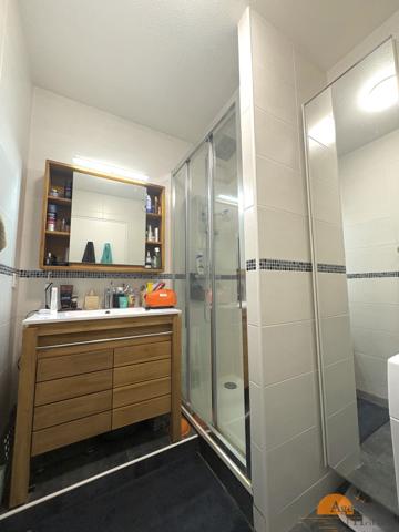 LE HAILLAN - Appartement 3 pièces en plein centre ville