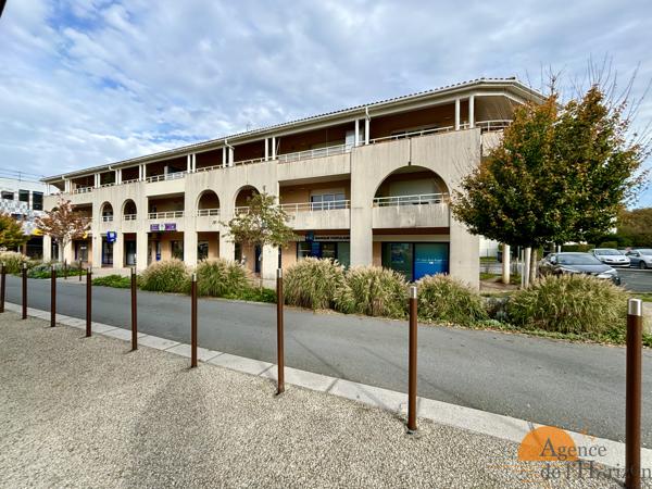 LE HAILLAN - Appartement 3 pièces en plein centre ville