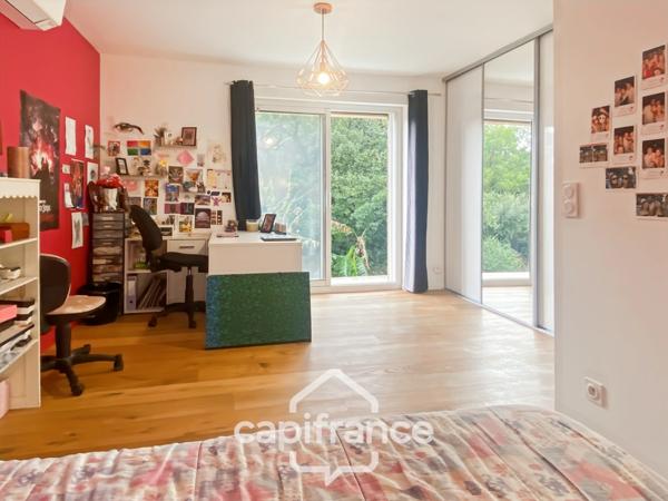 Maison à vendre 8 pièces CARQUEIRANNE (83) - Quartier Canebas - 6 chambres - 220 m2 habitable - Piscine.