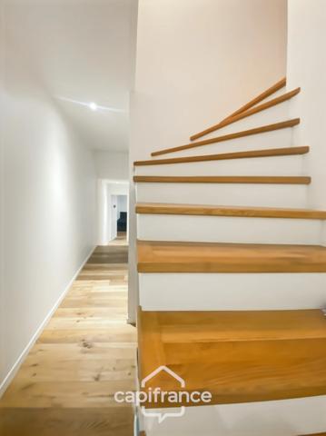 Maison à vendre 8 pièces CARQUEIRANNE (83) - Quartier Canebas - 6 chambres - 220 m2 habitable - Piscine.