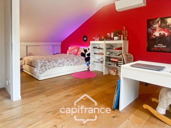 Maison à vendre 8 pièces CARQUEIRANNE (83) - Quartier Canebas - 6 chambres - 220 m2 habitable - Piscine.