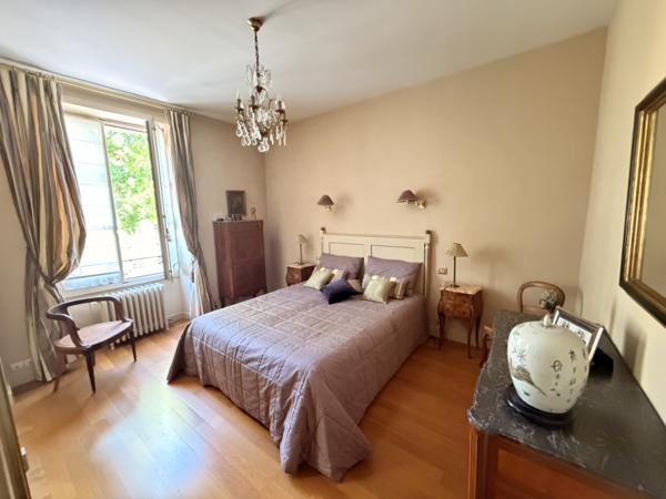 Maison 9 pièce(s) 7 chambre(s) 222 m²