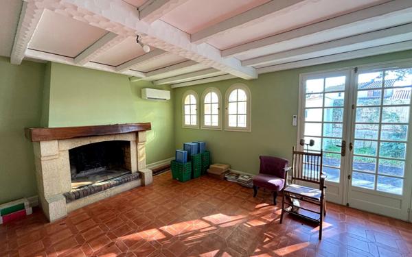 Maison à vendre    5 pièces •  Breuillet