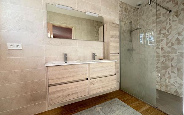 Maison à vendre    5 pièces •  Breuillet