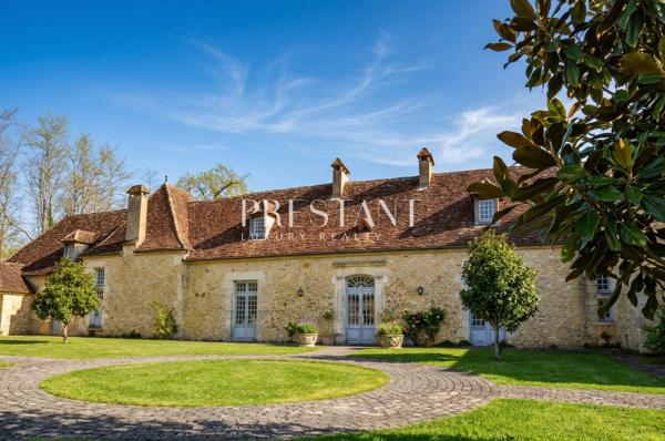 Une chartreuse au coeur de 45 hectares, vue somptueuse, entre Bergerac et Sarlat, BERGERAC