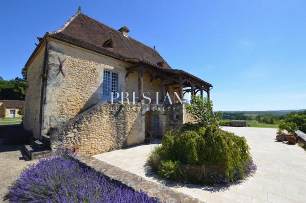 Une chartreuse au coeur de 45 hectares, vue somptueuse, entre Bergerac et Sarlat, BERGERAC