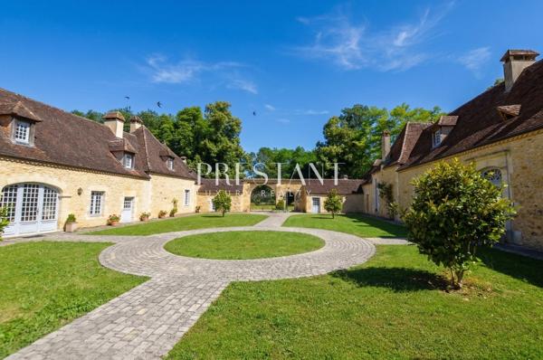 Une chartreuse au coeur de 45 hectares, vue somptueuse, entre Bergerac et Sarlat, BERGERAC