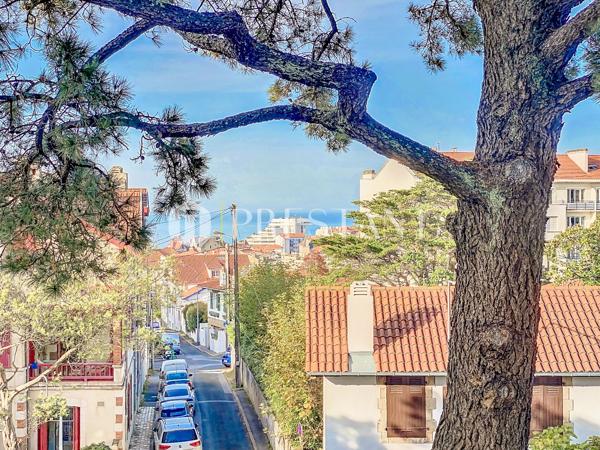 Bel appartement familial de 116m2 environ, à moins de 15minutes de la Grande Plage à pied., BIARRITZ