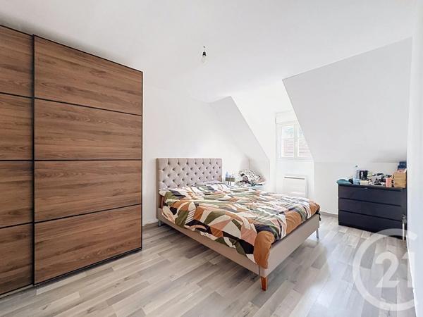 Maison à vendre  6 pièces - 107,35 m 2   MOISSY CRAMAYEL  - 77