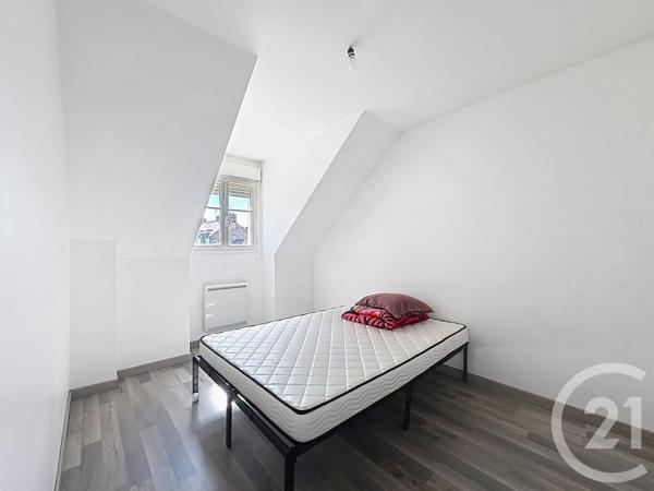 Maison à vendre  6 pièces - 107,35 m 2   MOISSY CRAMAYEL  - 77