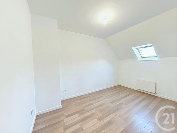 Maison à vendre  6 pièces - 107,35 m 2   MOISSY CRAMAYEL  - 77