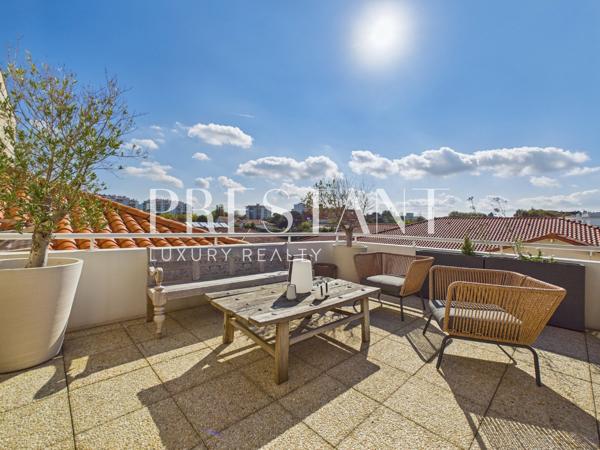 Appartement rare – Dernier étage avec terrasse, ascenseur, vue dégagée,et garage au cœur de Biarritz, BIARRITZ