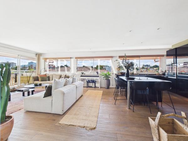 Appartement rare – Dernier étage avec terrasse, ascenseur, vue dégagée,et garage au cœur de Biarritz, BIARRITZ