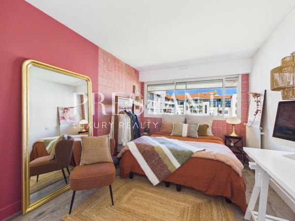 Appartement rare – Dernier étage avec terrasse, ascenseur, vue dégagée,et garage au cœur de Biarritz, BIARRITZ
