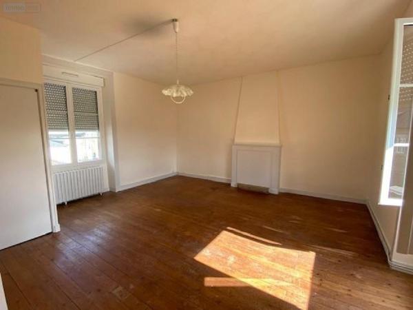 Maison à louer à Louvigné-du-Désert en Ille-et-Vilaine (35420), ref : 135/1044