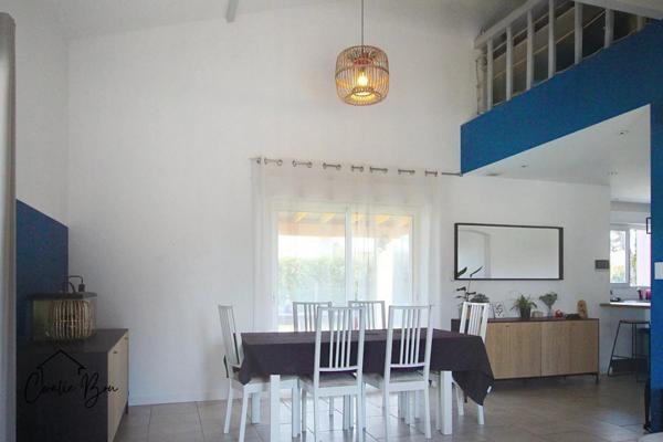 Maison Traditionnelle rénovée sur beau terrain clos