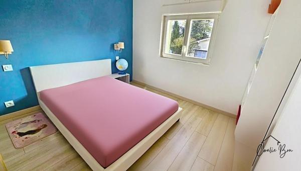 Maison Traditionnelle rénovée sur beau terrain clos